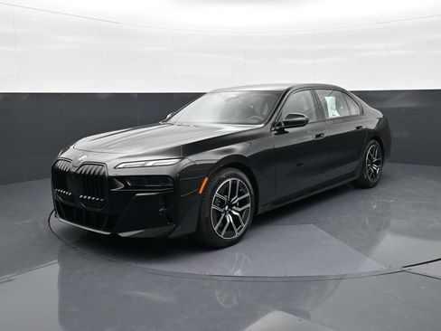 New 2026 BMW 740i w/ Premium Package RWD image 1