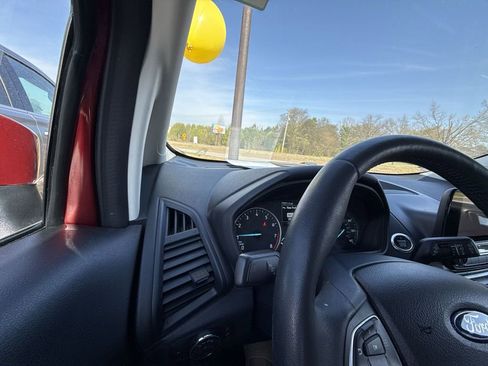 Used 2019 Ford EcoSport SE image 24