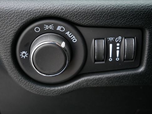 New 2026 Chrysler Voyager LX image 14