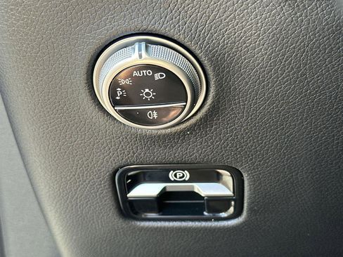 Used 2025 Mercedes-Benz GLC 300 GLC 300 image 34