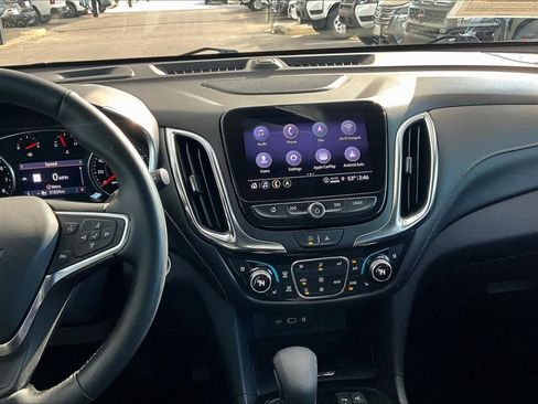 Used 2024 Chevrolet Equinox Premier image 6