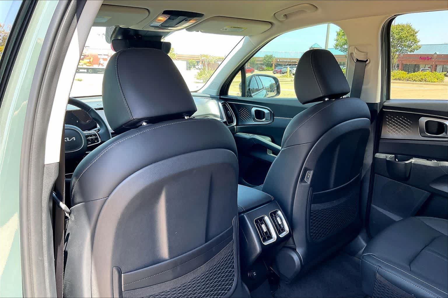 Certified 2025 Kia Sorento EX AWD/4WD image 11