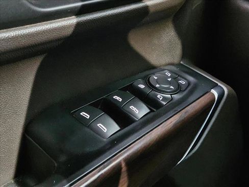 Used 2020 GMC Sierra 1500 SLT image 18