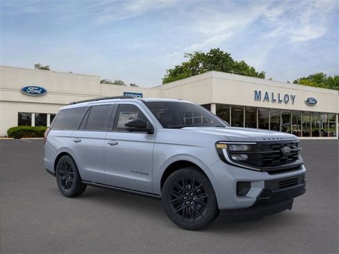 New 2026 Ford Expedition Platinum w/ Stealth Appearance Package image 7