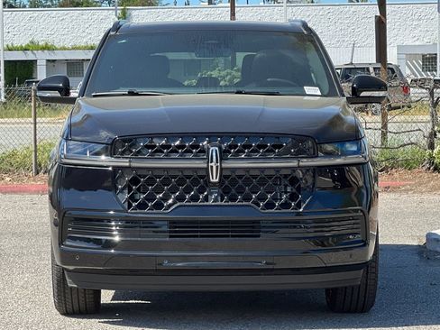 New 2026 Lincoln Navigator L Reserve image 3