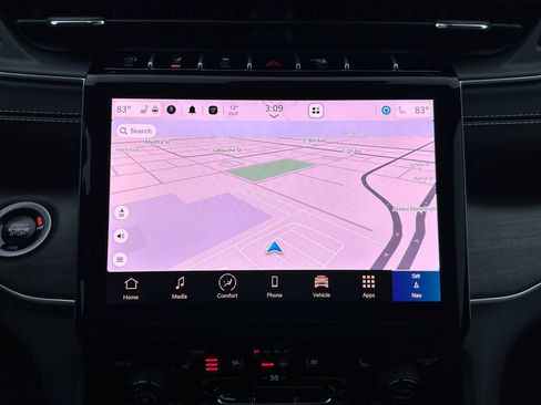 Used 2025 Jeep Grand Cherokee Limited w/ Luxury Tech Group II image 30