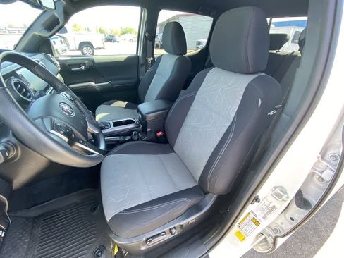 Certified 2021 Toyota Tacoma TRD Sport AWD/4WD image 11