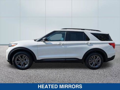 Used 2023 Ford Explorer XLT w/ Equipment Group 202A RWD image 2