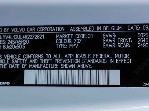 Used 2024 Volvo XC40 B5 Plus w/ Climate Package image 26