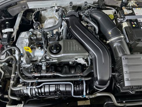 Used 2025 Volkswagen Jetta Sport FWD image 32