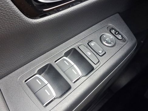 Used 2025 Honda CR-V EX-L image 13
