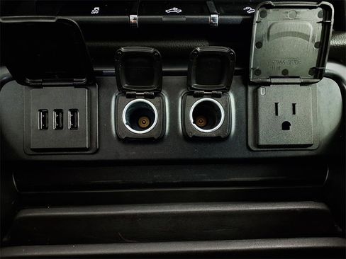 Used 2015 Chevrolet Silverado 1500 LTZ Z71 image 25