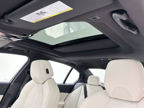 New 2026 BMW 530i RWD image 15