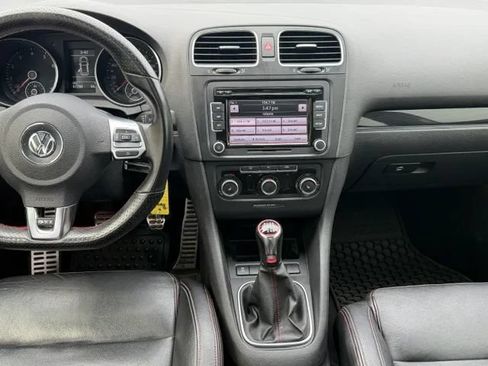 Used 2011 Volkswagen Golf 4-Door FWD image 13