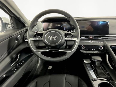 New 2026 Hyundai Elantra Limited FWD image 9