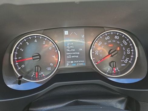 Used 2022 Toyota RAV4 LE FWD image 21