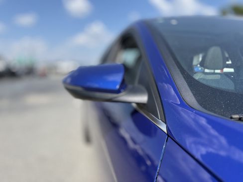 Used 2025 Hyundai Elantra Limited FWD image 14