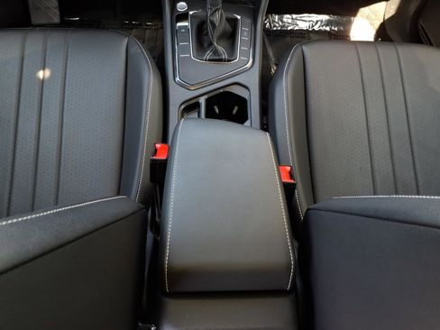 Certified 2024 Volkswagen Tiguan SE image 26