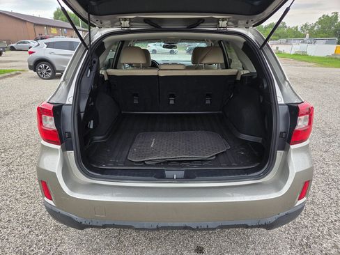 Used 2016 Subaru Outback 2.5i Limited AWD/4WD image 16
