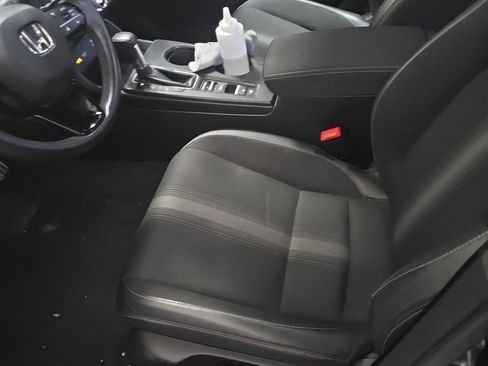 Used 2023 Honda Civic Sport image 2