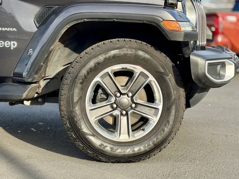 Used 2020 Jeep Wrangler Unlimited Sahara w/ Uconnect 4C Nav & Sound Group image 7