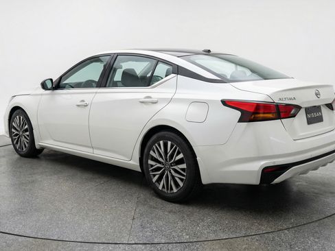 Used 2025 Nissan Altima 2.5 SV image 6