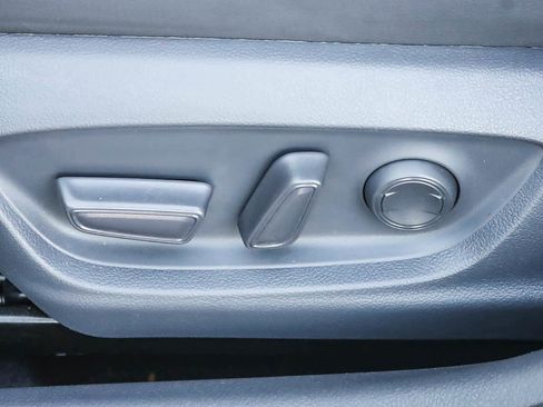 Used 2019 Toyota Camry XLE image 20