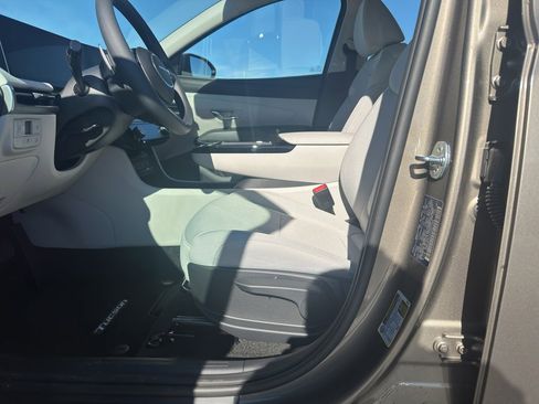 New 2026 Hyundai Tucson Blue SE image 13