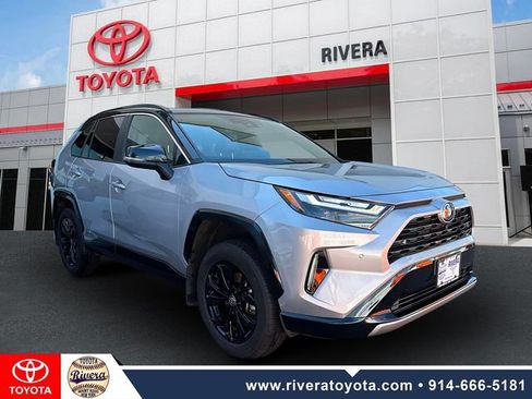 Used 2023 Toyota RAV4 XSE AWD/4WD image 7
