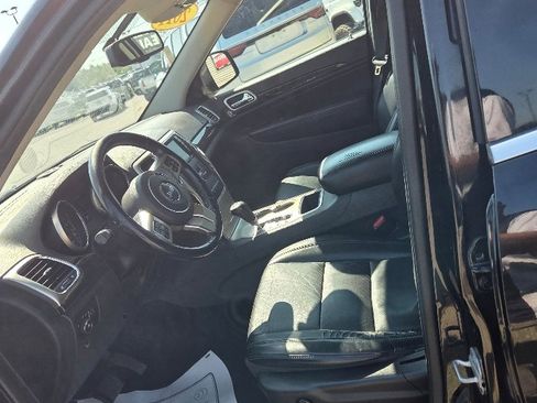 Used 2011 Jeep Grand Cherokee Laredo image 9