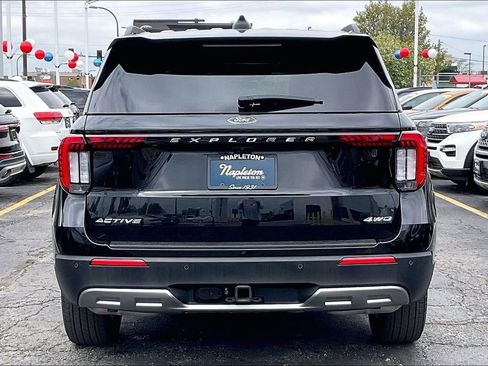 Used 2025 Ford Explorer Active w/ Active Comfort Package AWD/4WD image 3