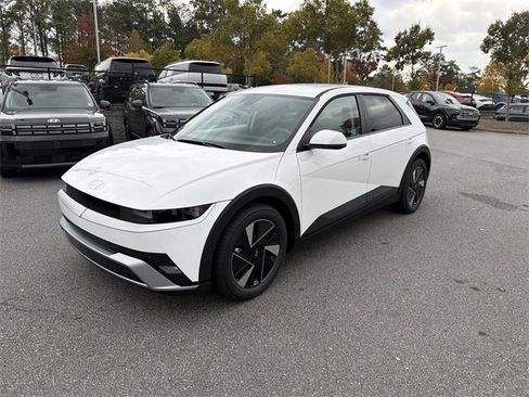 New 2026 Hyundai Ioniq 5 SE image 3