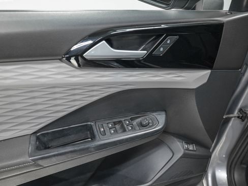 Used 2024 Volkswagen Taos S image 15