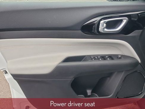 Used 2024 Jeep Compass Limited image 13