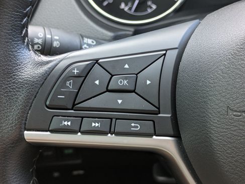 Used 2022 Nissan Rogue Sport SL w/ Premium Package FWD image 21