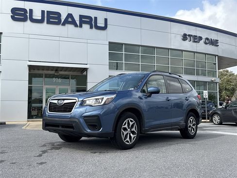 Used 2020 Subaru Forester Premium image 2