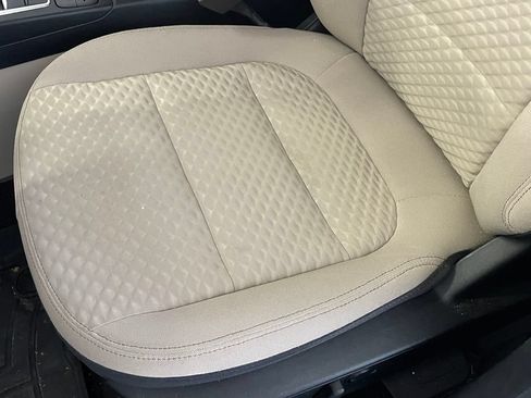 Used 2020 Ford Escape SE FWD image 25
