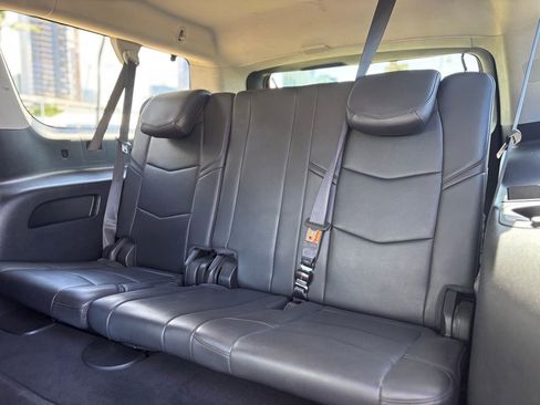 Used 2018 Cadillac Escalade ESV Luxury image 12