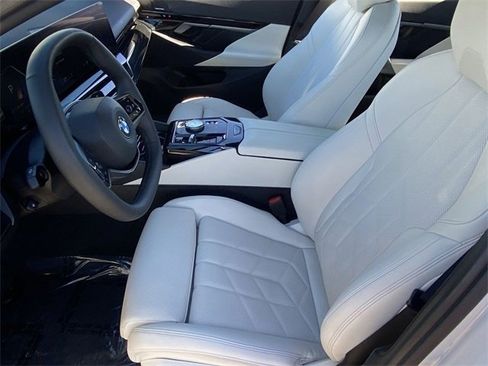 Certified 2025 BMW 530i 530i image 21