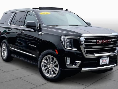 Used 2023 GMC Yukon SLT w/ SLT Premium Package image 2