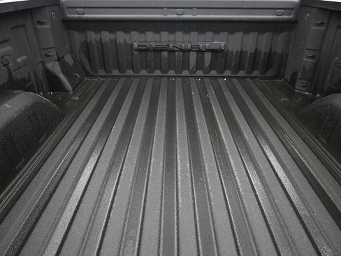 Used 2019 GMC Sierra 1500 Denali w/ Technology Package image 9