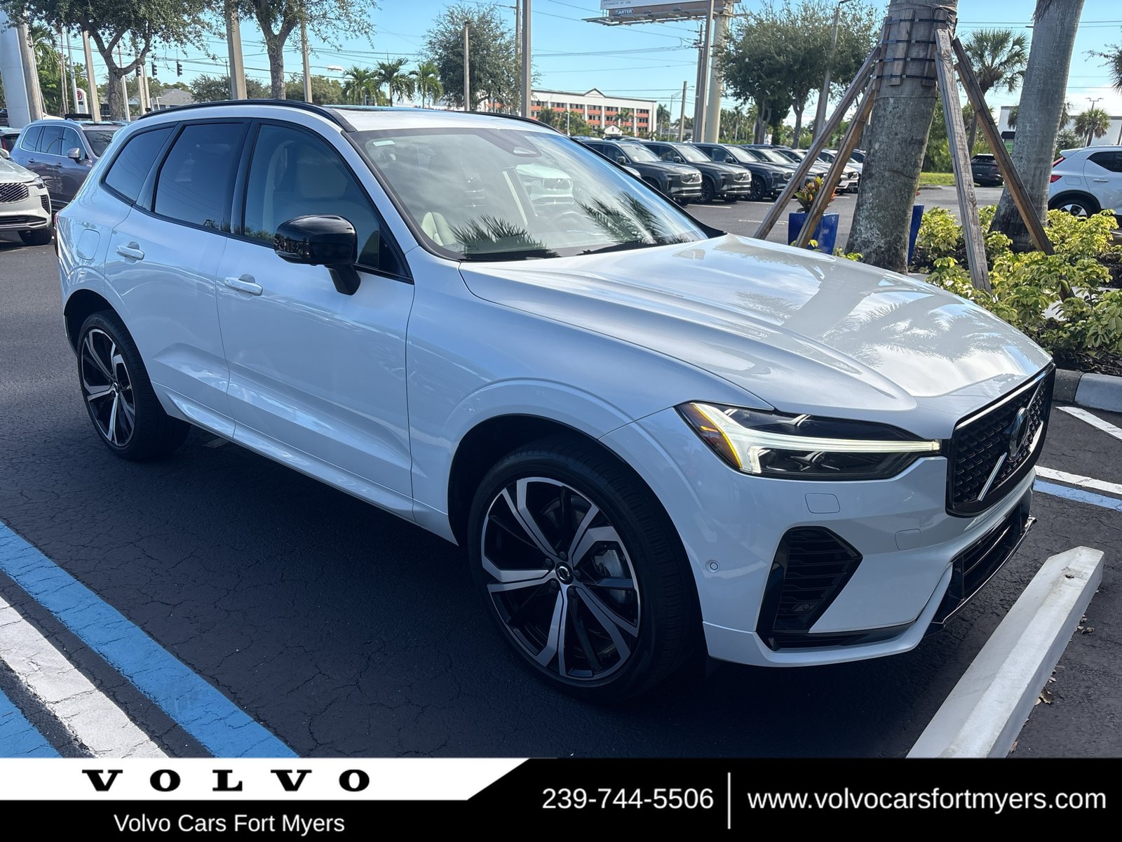 Used 2025 Volvo XC60 T8 Ultra w/ Protection Package Premier AWD/4WD image 1