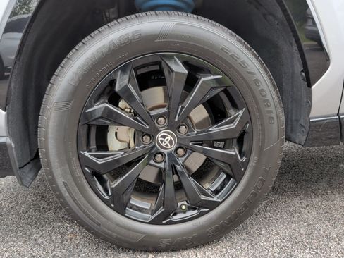 Used 2022 Toyota RAV4 SE AWD/4WD image 15