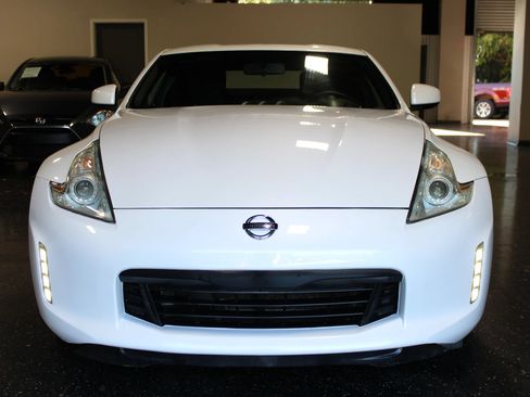 Used 2015 Nissan 370Z Coupe w/ Aerodynamics Package RWD image 8