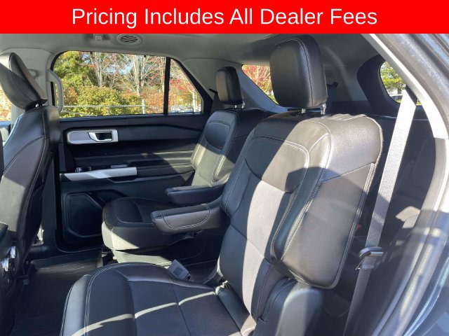 Used 2023 Ford Explorer Limited w/ Equipment Group 301A AWD/4WD image 16