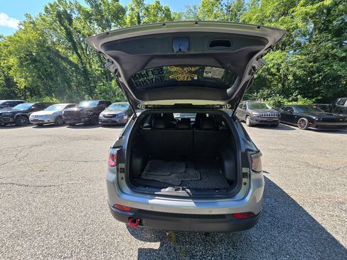Used 2023 Jeep Compass Trailhawk AWD/4WD image 18