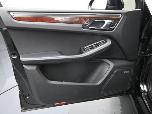 Used 2021 Porsche Macan GTS image 31