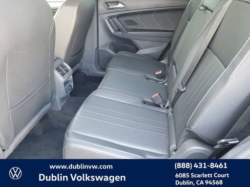Used 2023 Volkswagen Tiguan SE R-Line image 10