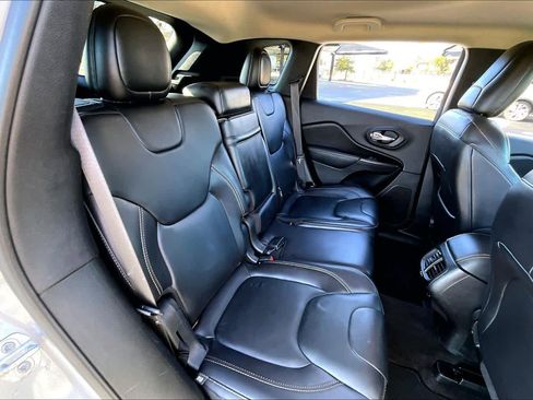 Used 2017 Jeep Cherokee Limited image 20