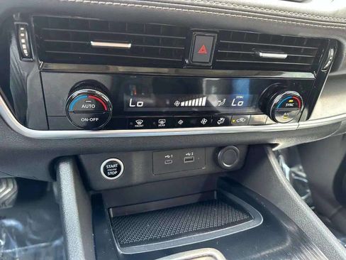 Used 2021 Nissan Rogue SV image 13